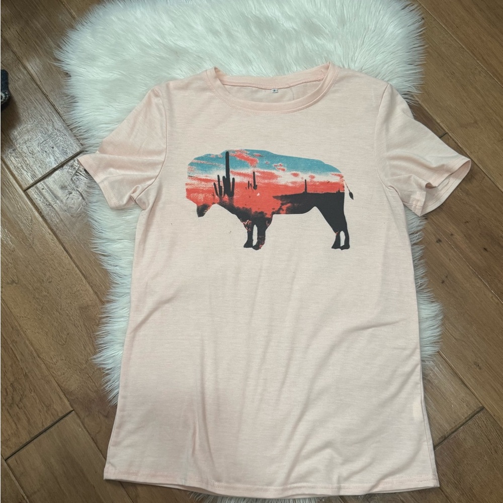 Buffalo Graphic T-Shirt in Peach